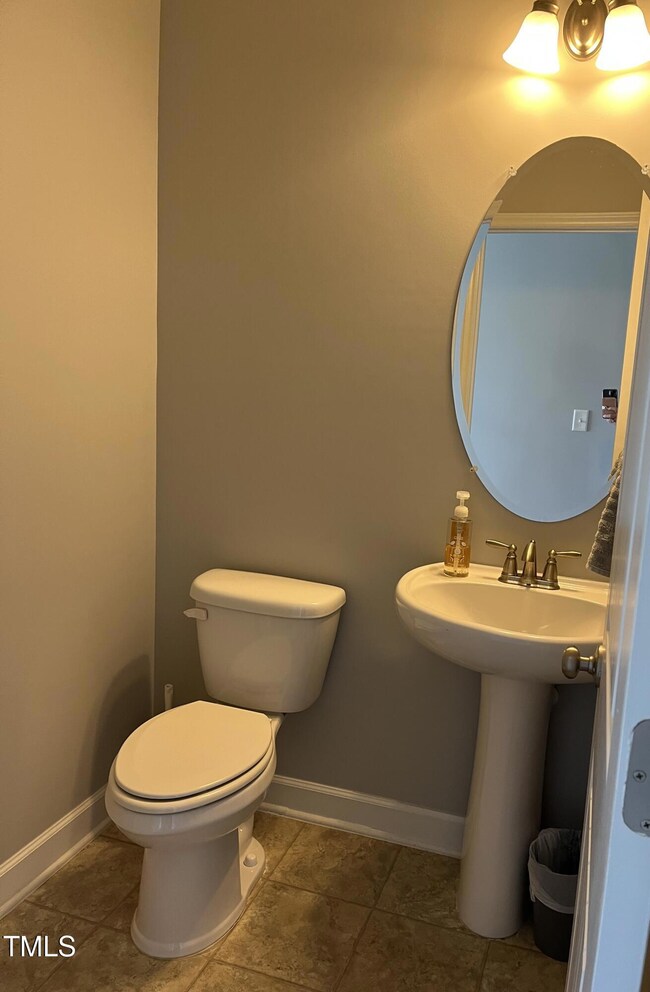 Half Bath DS