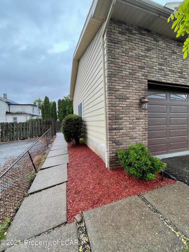 605 Philo St, Scranton, PA 18508 - photo 6