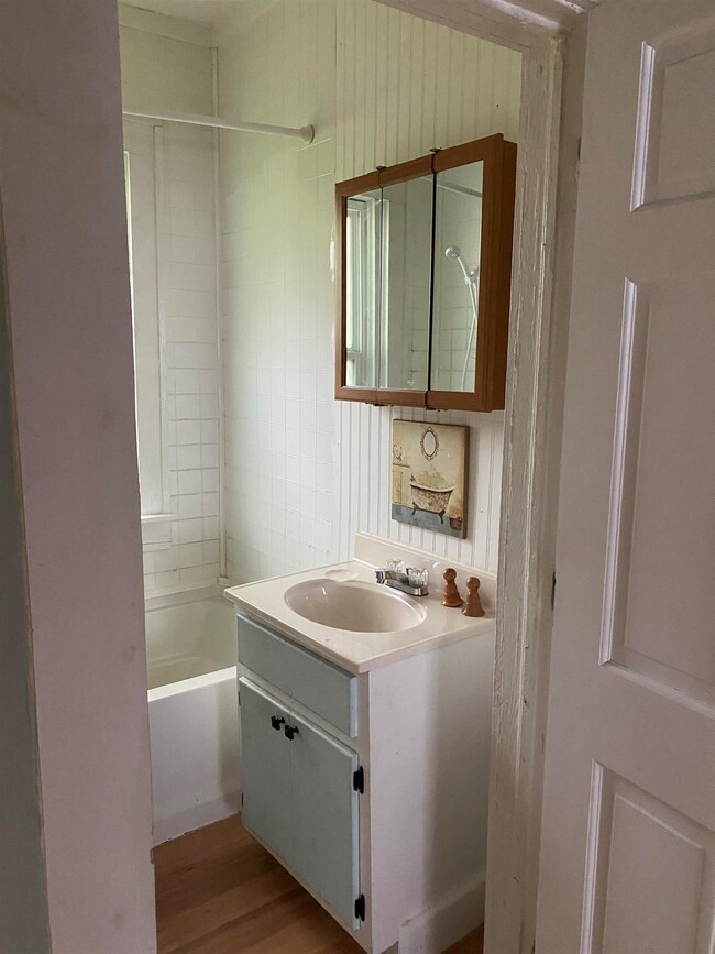 1110 E Limestone St, Florence, AL 35630 - photo 5