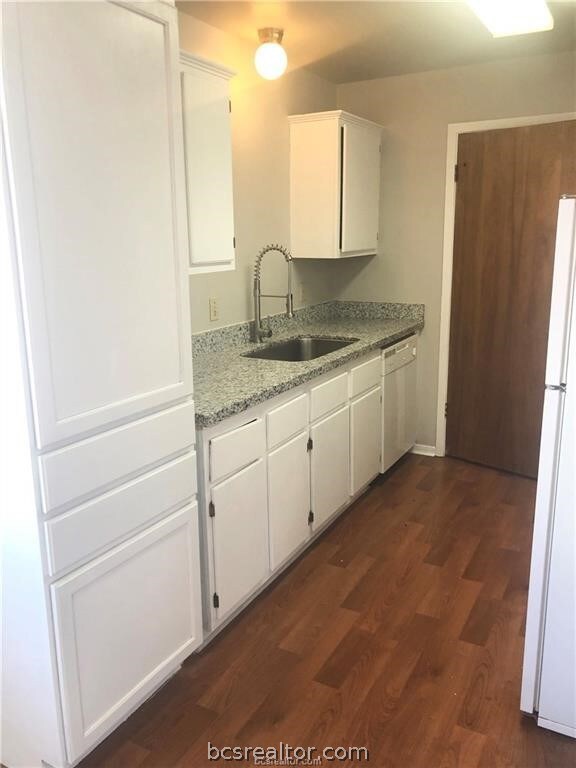 803 Autumn Cir unit C, College Station, TX 77840 - photo 6