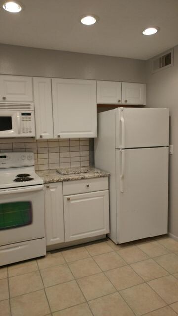 9918 W Crosby Cir S, Sun City, AZ 85351 - photo 5