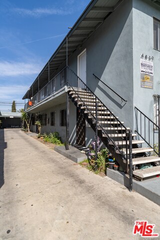 4839 W 17th St, Los Angeles, CA 90019 - photo 2