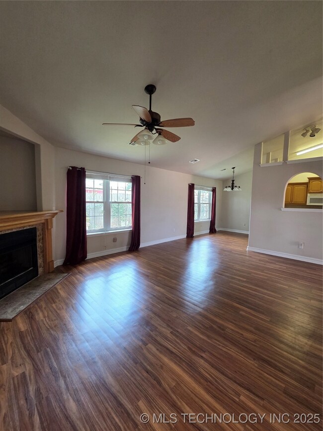 1449 W Evergreen Ln, Claremore, OK 74017 - photo 5