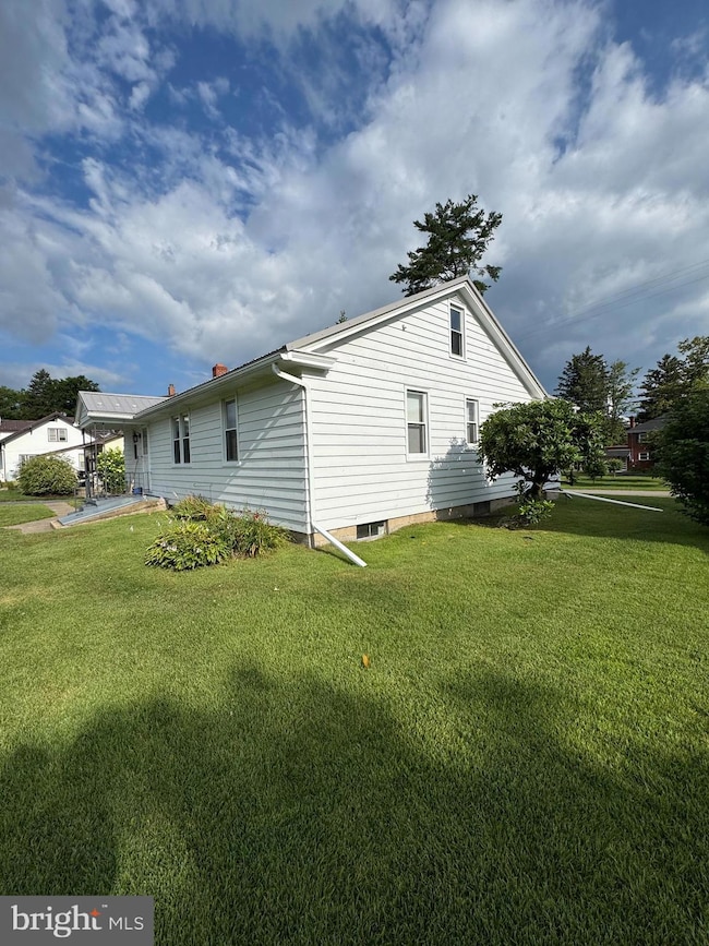 513 E Chestnut St, Hegins, PA 17938 - photo 5