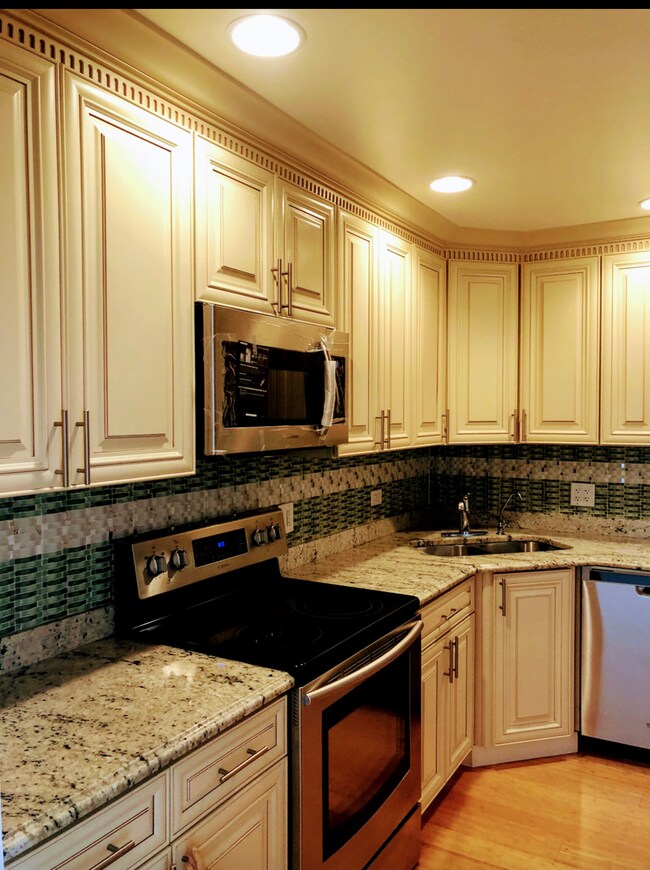 1108 Castilian Ct unit 211, Glenview, IL 60025 - photo 3