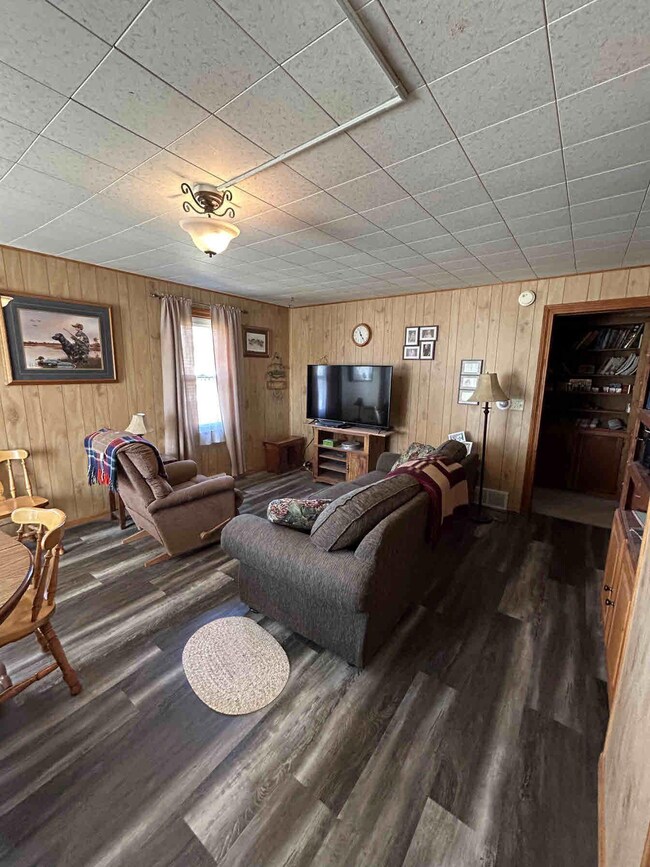 510 Front Ave, Park Rapids, MN 56470 - photo 2