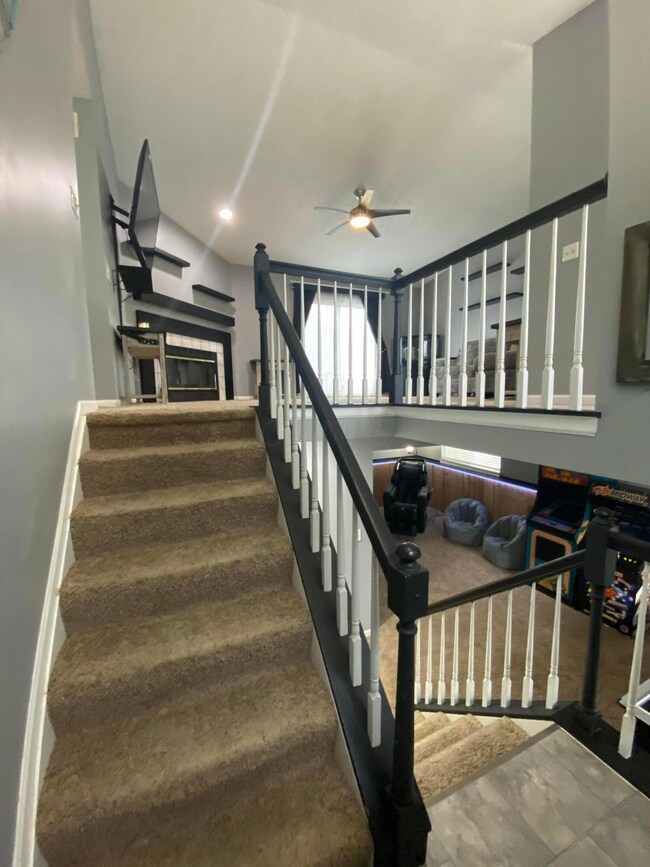 1691 Green Friar Dr, Columbus, OH 43228 - photo 2