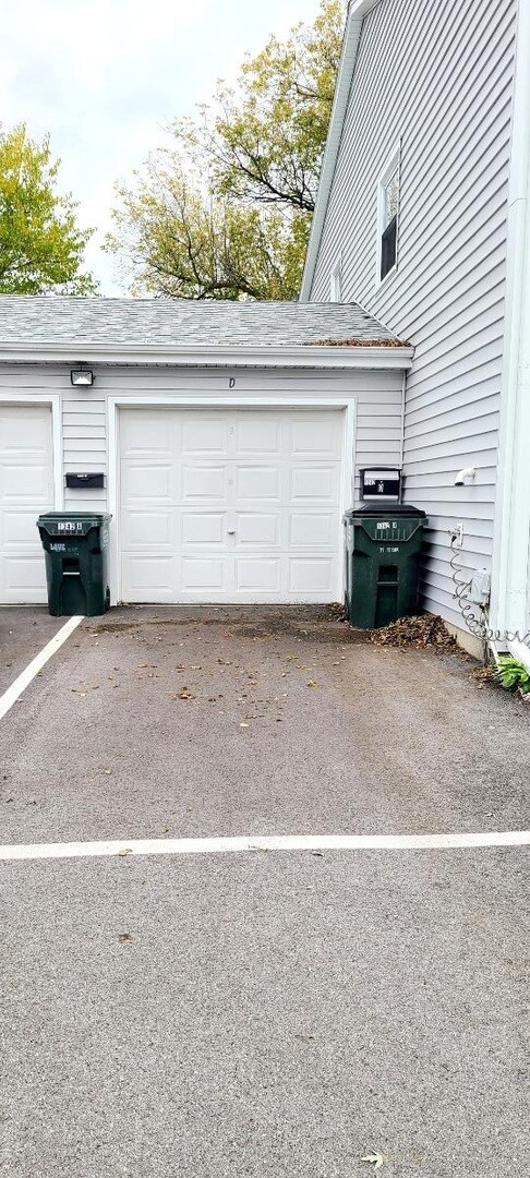 1342 S Glen Cir unit D, Aurora, IL 60506 - photo 6