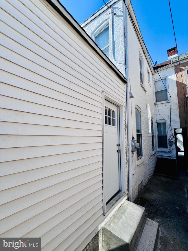 1429 Mulberry St, Reading, PA 19604 - photo 6