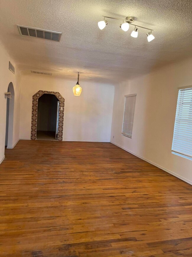 Fillmore Duplex A Living&Dining room