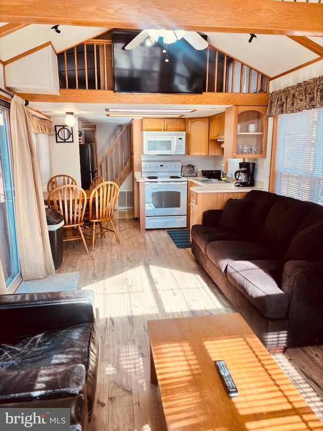 724 Monmouth Rd unit 8, Cream Ridge, NJ 08514 - photo 4