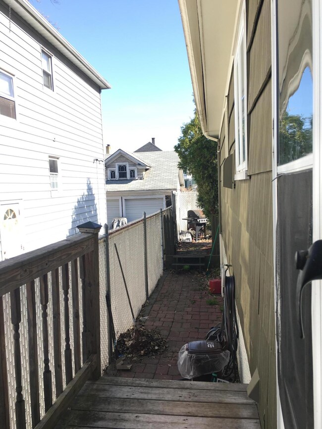 145 Garrison Ave, Staten Island, NY 10314 - photo 3