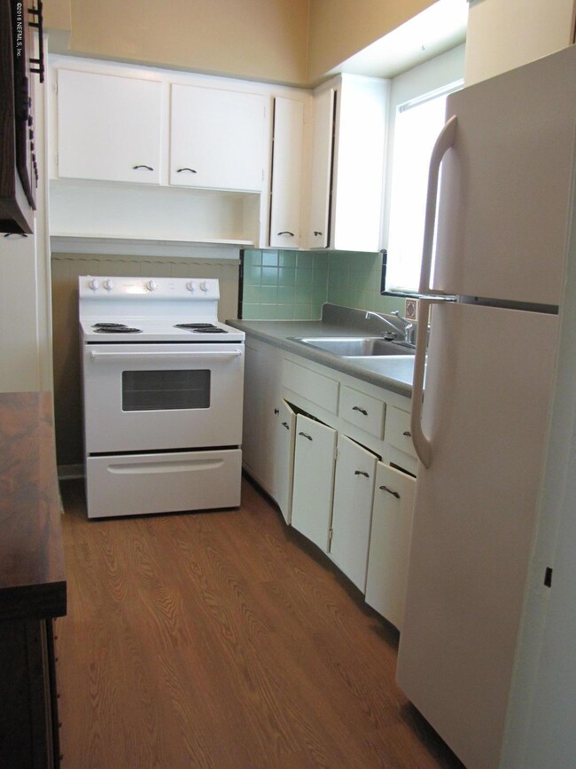 5173 Camille Ave, Jacksonville, FL 32210 - photo 3