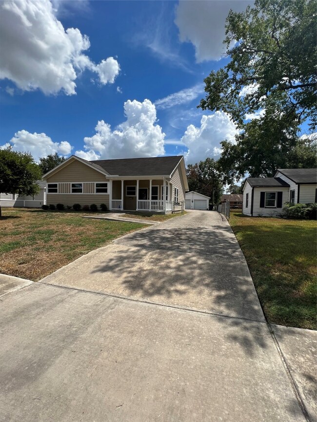 5004 Winnetka St, Houston, TX 77021 - photo 3