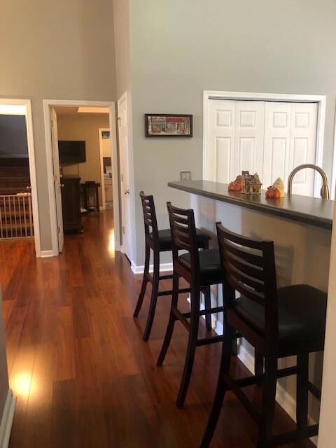 Breakfast bar