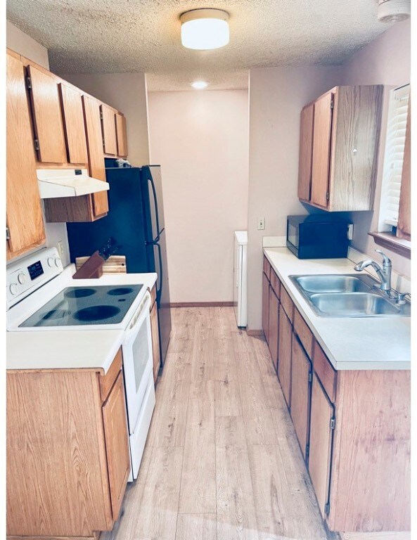 kitchen/ laundry in back