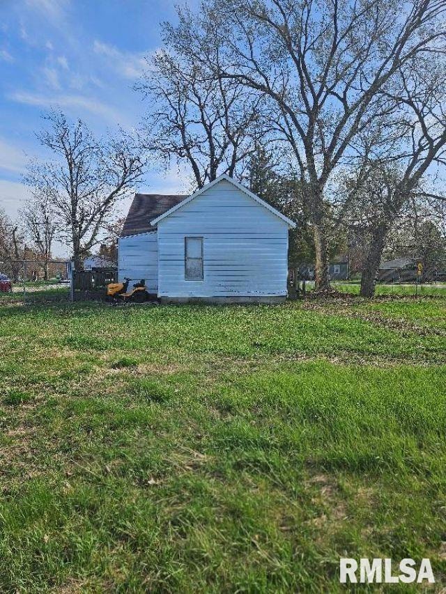 224 E State St, Washburn, IL 61570 - photo 2