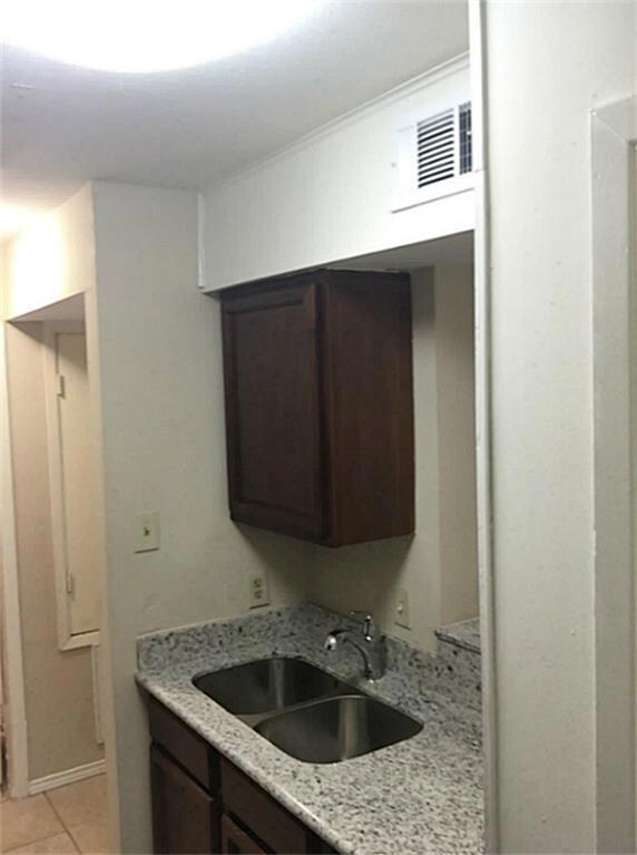 Another view of the beautiful granite countertops