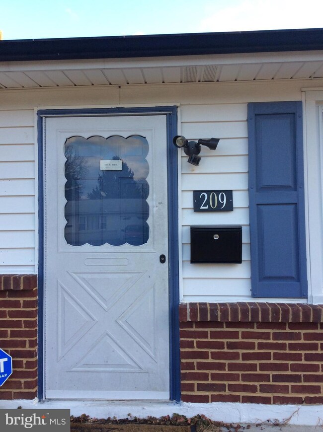 209 N Brownleaf Rd, Newark, DE 19713 - photo 3