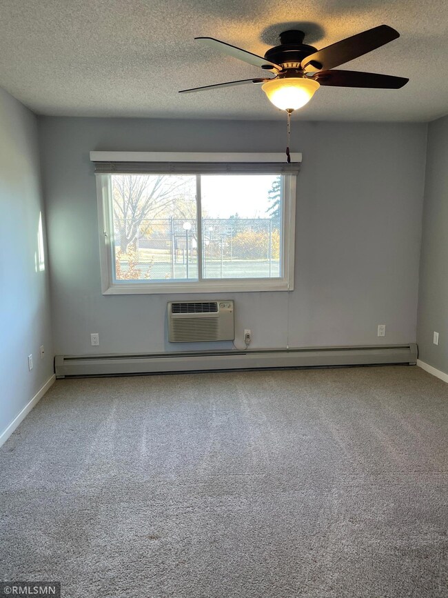 2800 Hillsboro Ave N unit 105, New Hope, MN 55427 - photo 7