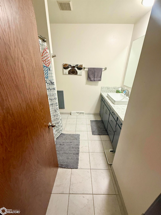 718 Alta Vista Dr, Carroll, IA 51401 - photo 5