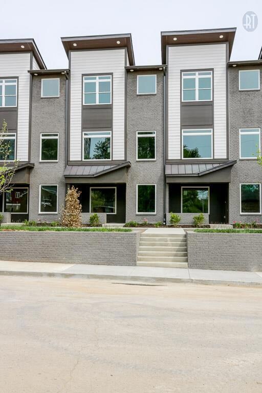 GREAT LANDSCAPING AND LOCATION