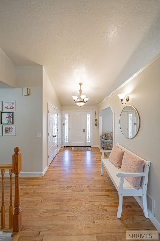 1162 Ruthann Dr, Blackfoot, ID 83221 - photo 3