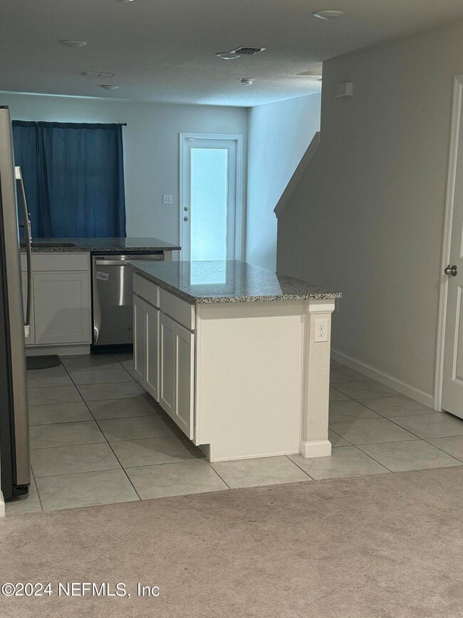 5984 Creekside Crossing Dr, Jacksonville, FL 32210 - photo 4