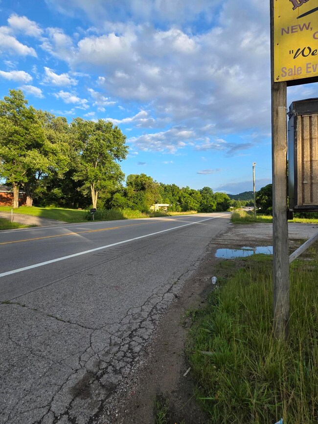 10279 S Highway 27, Burnside, KY 42519 - photo 7