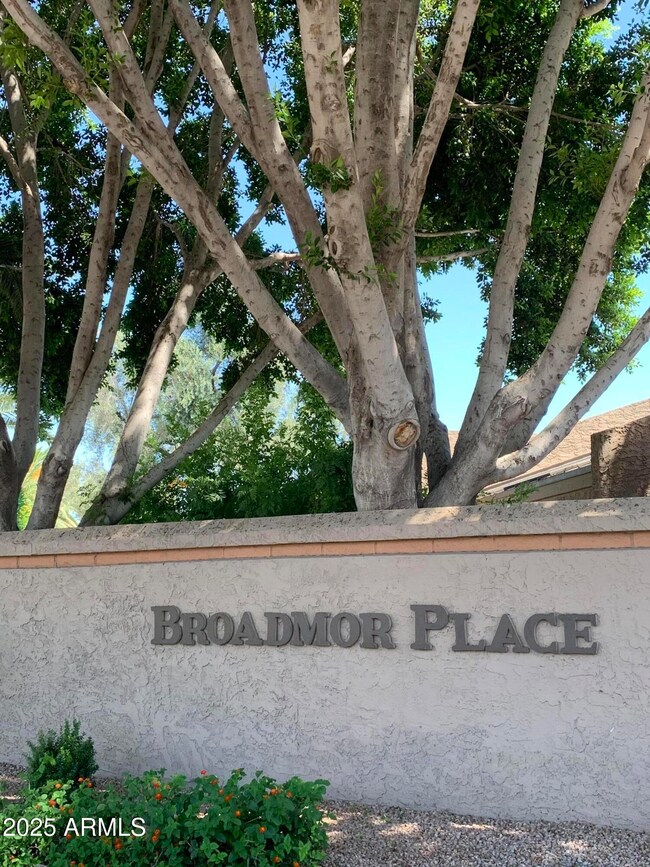 15 E Redondo Dr, Tempe, AZ 85282 - photo 2