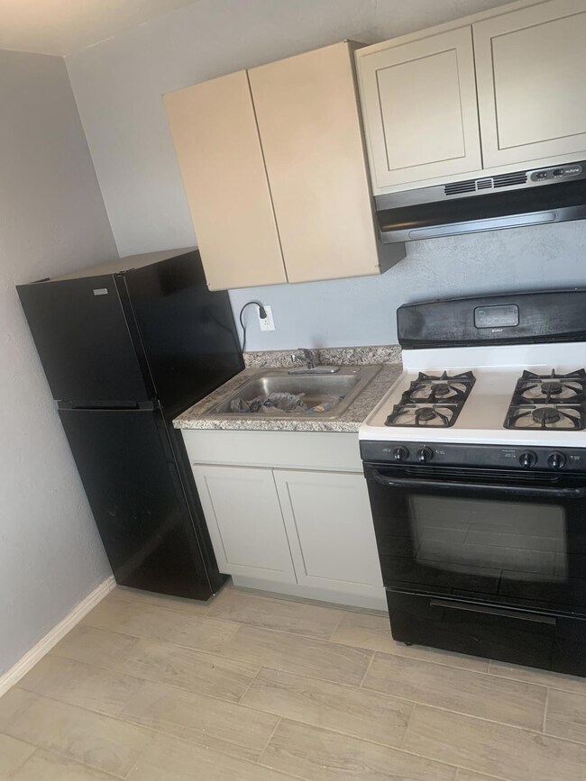 4016 Taylor Ave unit 1, El Paso, TX 79930 - photo 2