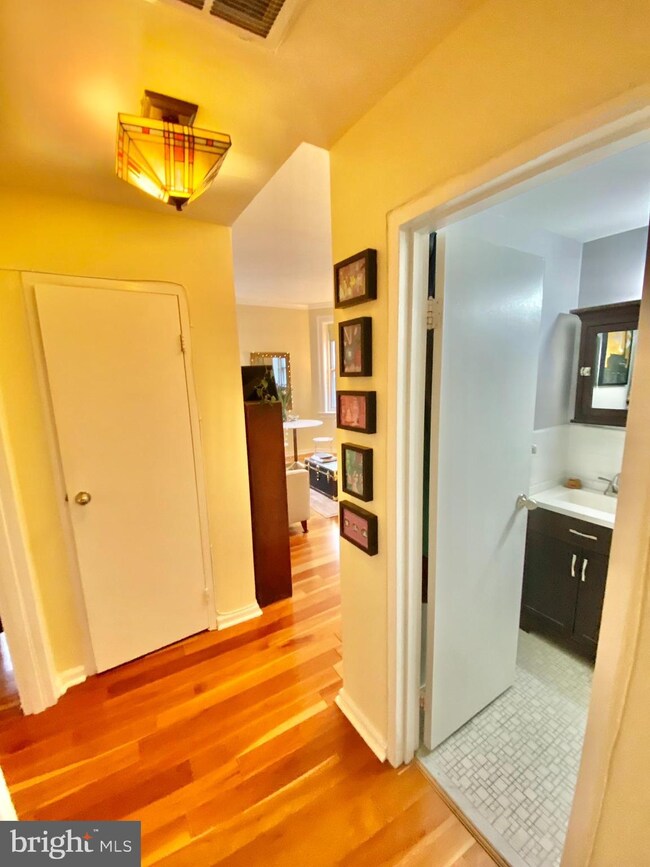 Woodley Condominium unit 409, Washington, DC 20009 - photo 4