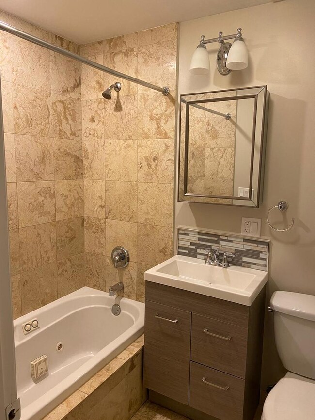 2640 W Granville Ave unit 1E, Chicago, IL 60659 - photo 4