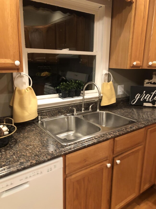 112 Fredonia Rd, Manchester, TN 37355 - photo 4