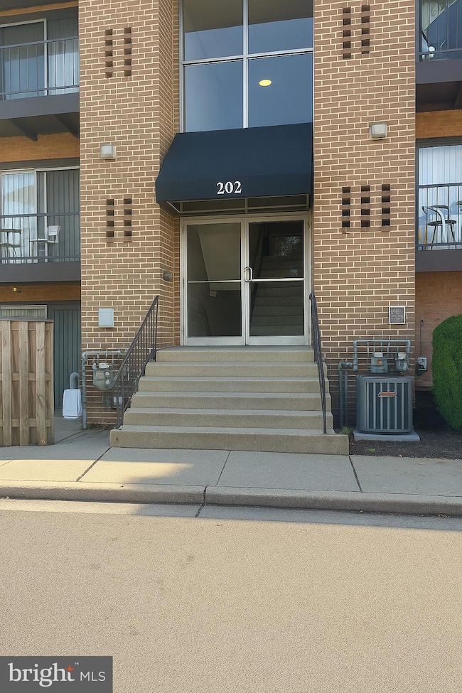 202 E Mason Ave unit 301, Alexandria, VA 22301 - photo 2