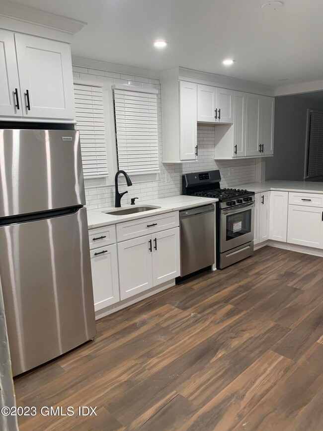 58 Weaver St unit 1, Greenwich, CT 06831 - photo 4