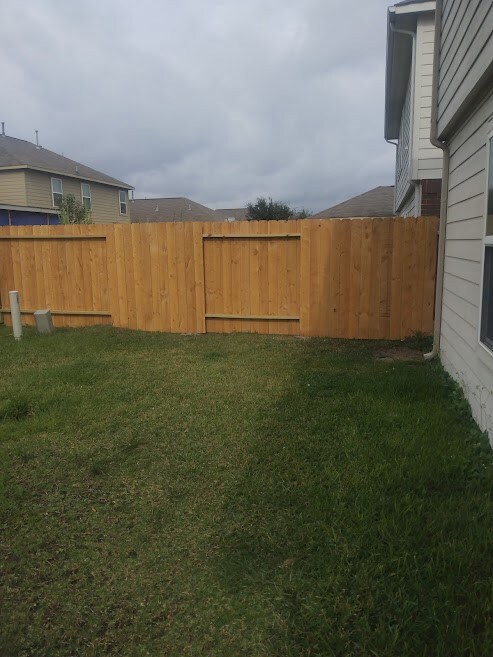 13527 W Red Birch Cir, Houston, TX 77038 - photo 2