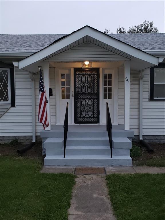 242 N 17th Ave, Beech Grove, IN 46107 - photo 5