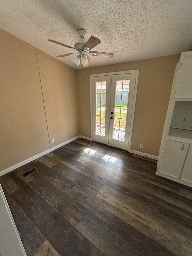 19905 Hastings Cir unit 19, Alvin, TX 77511 - photo 5