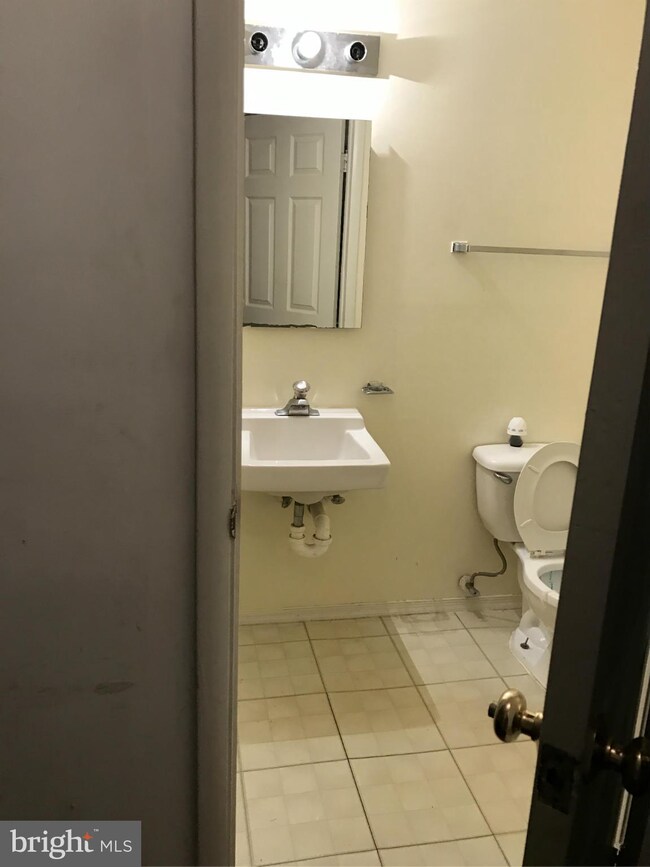 8216 Brucar Ct, Gaithersburg, MD 20877 - photo 7