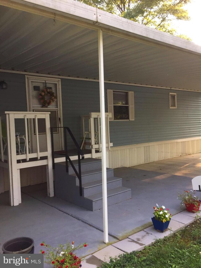 1176 Leisure Dr, Chambersburg, PA 17202 - photo 3