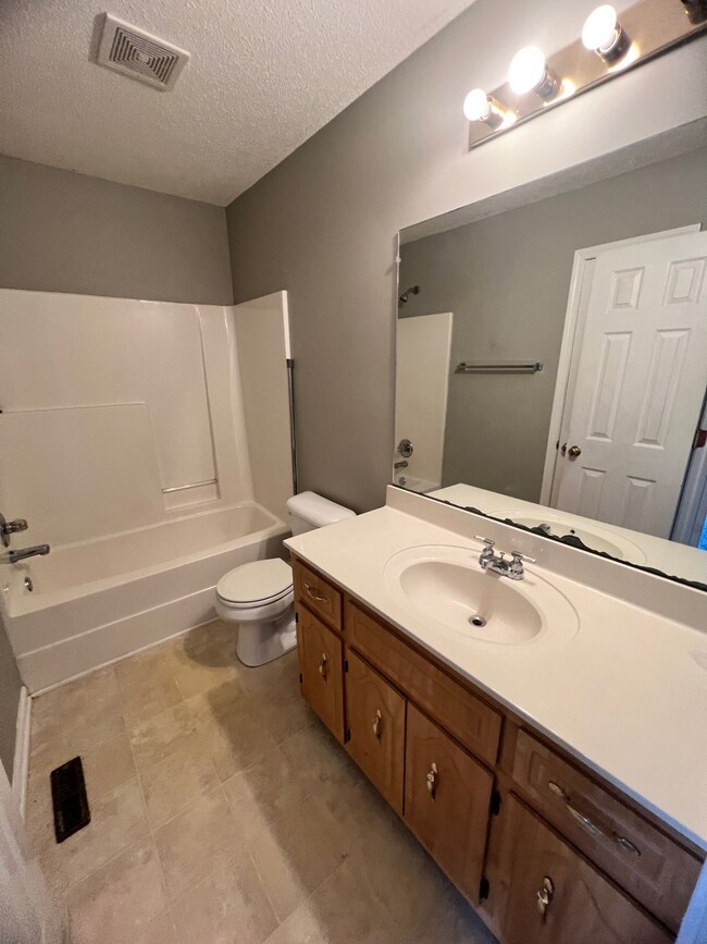 3792 Tamera Ln, Clarksville, TN 37042 - photo 7