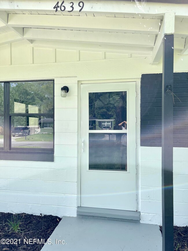 4639 Herta Rd, Jacksonville, FL 32210 - photo 5