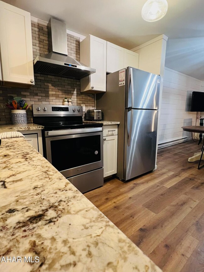 139 E Valley Point Ln unit 1118, Claysburg, PA 16625 - photo 2