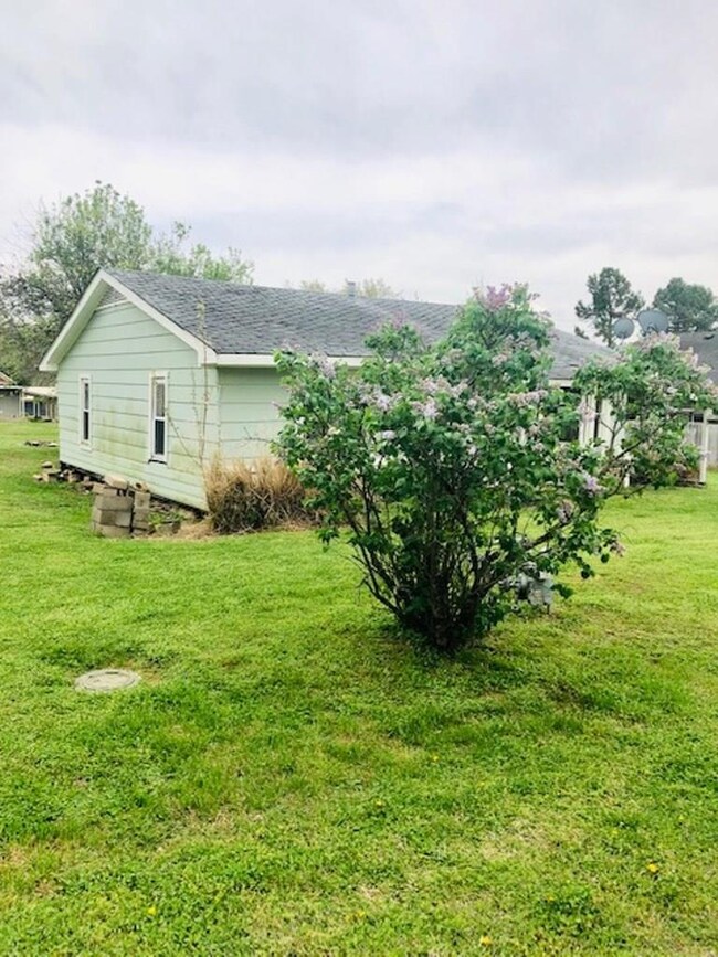 510 Center Ave, West Fork, AR 72774 - photo 2