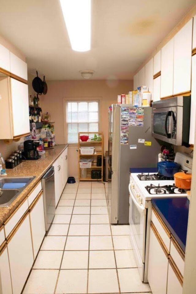 Kitchen from DR