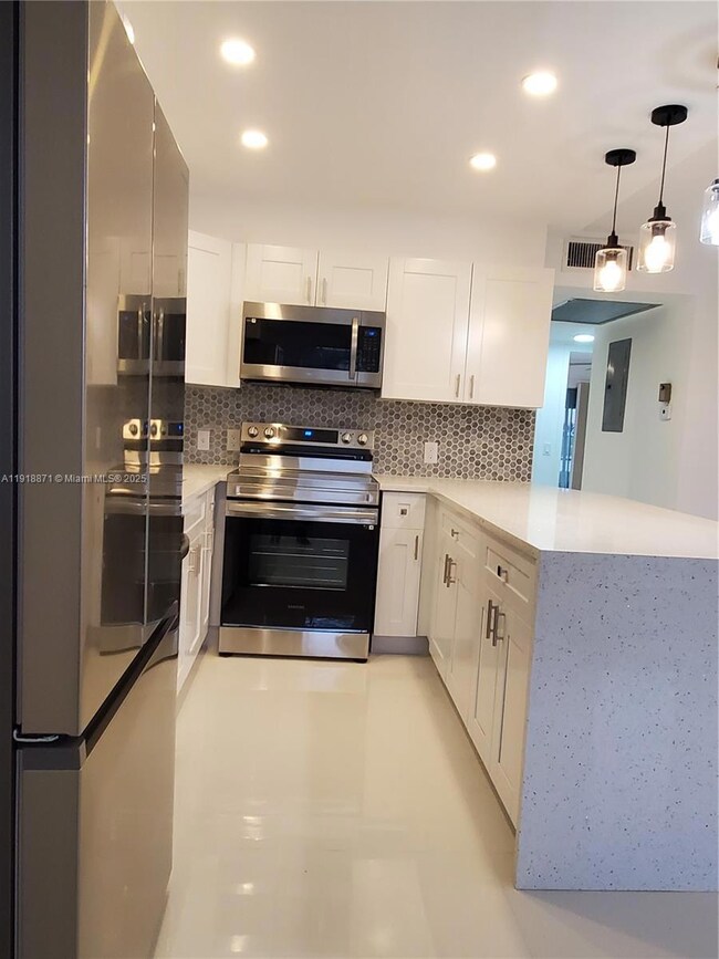 1076 Cornwall D, Boca Raton, FL 33434 - photo 2