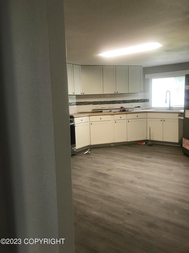 602 N Park St, Anchorage, AK 99508 - photo 4