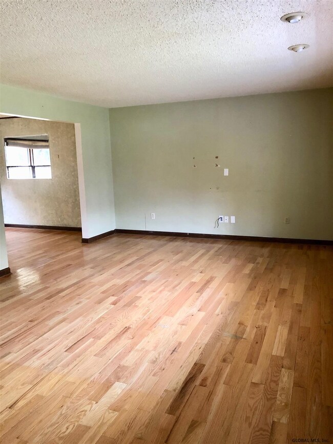 25 Christina Ct, Saratoga Springs, NY 12866 - photo 6