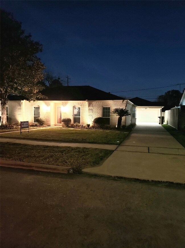 8206 Gulf Tree Ln, Houston, TX 77075 - photo 4